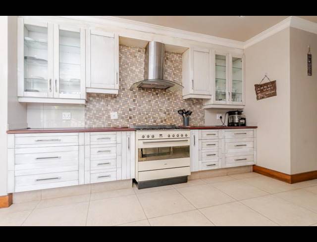 4 BEDROOM HOUSE FOR SALE IN BEDFORDVIEW